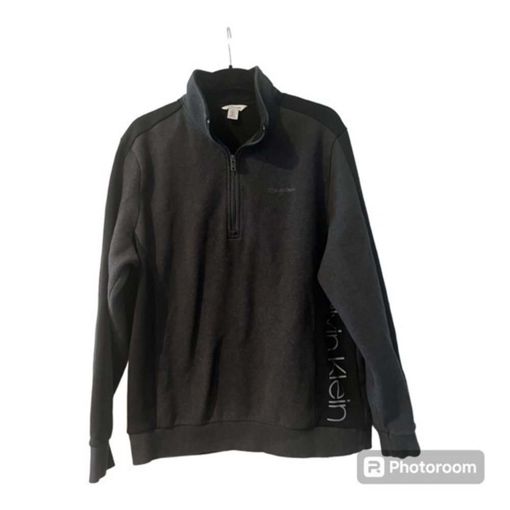 Calvin Klein men’s half zip. Size L.